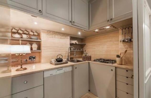 Sophisticated Near Navona Square Apartment