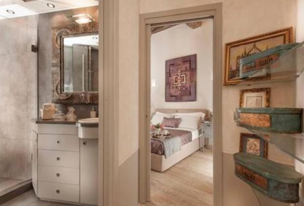 Sophisticated Near Navona Square Apartment